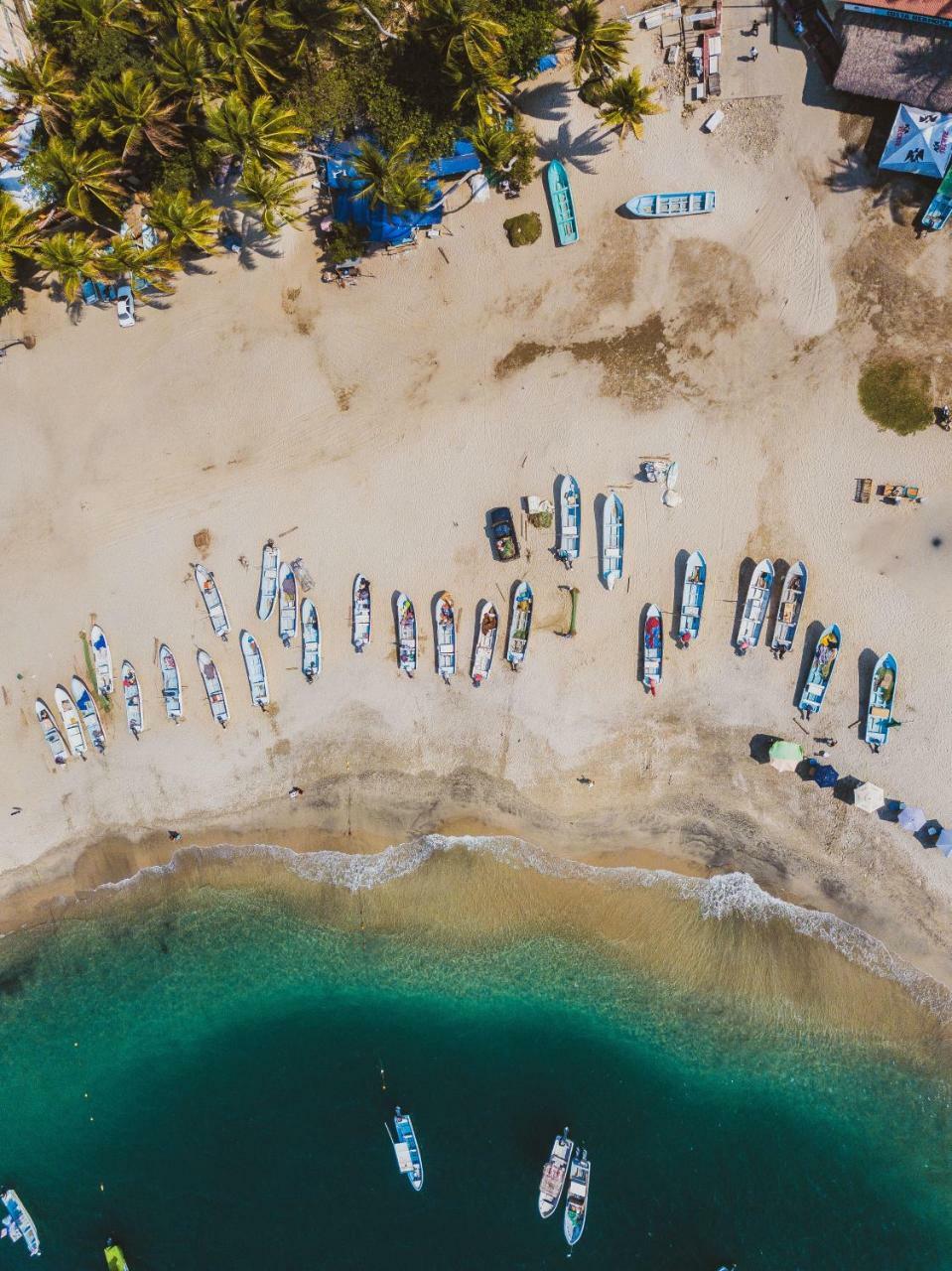 Отель Nomad Beach House Пуэрто-Эскондидо Экстерьер фото