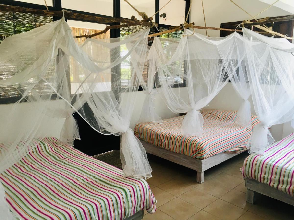 Отель Nomad Beach House Пуэрто-Эскондидо Экстерьер фото