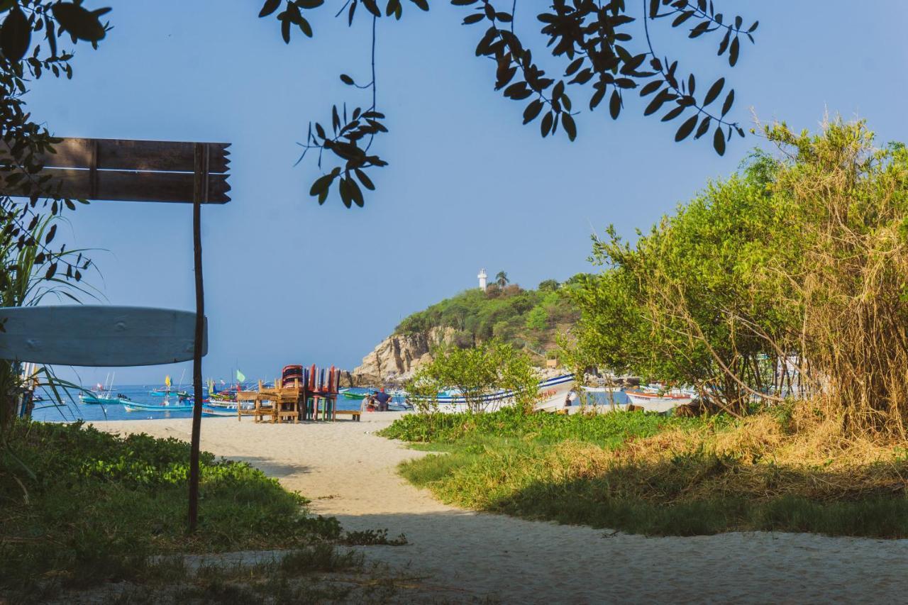 Отель Nomad Beach House Пуэрто-Эскондидо Экстерьер фото