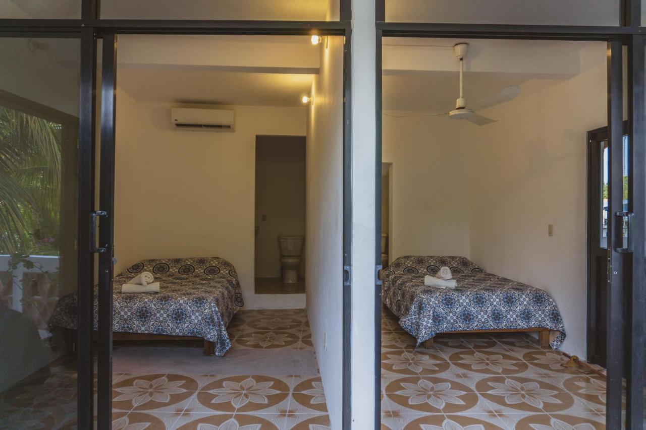Отель Nomad Beach House Пуэрто-Эскондидо Экстерьер фото