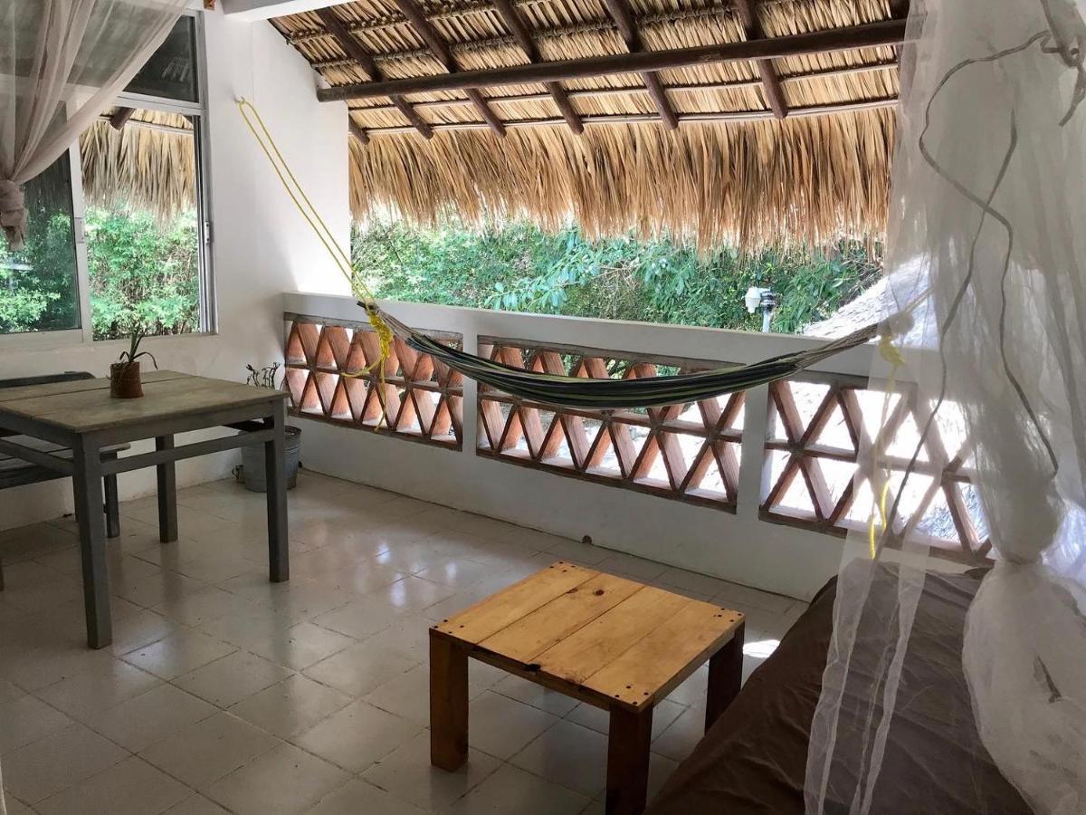 Отель Nomad Beach House Пуэрто-Эскондидо Экстерьер фото
